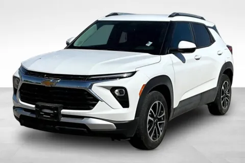 White 2025 Chevrolet TrailBlazer LT for sale in Marshalltown, IA