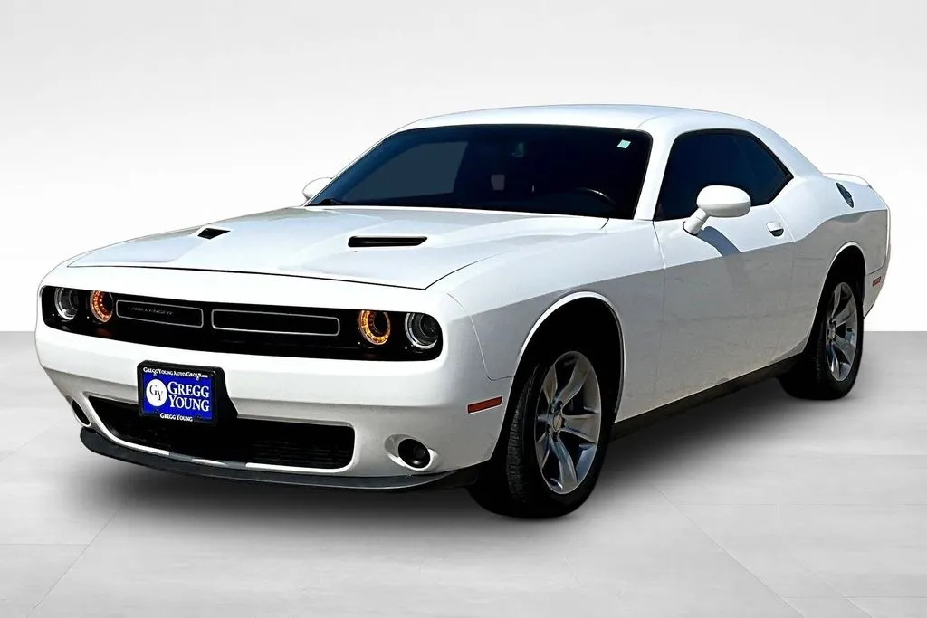 2021 Dodge Challenger SXT Auto's photo