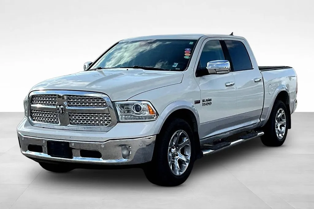 2017 RAM 1500 Laramie 4x4 Crew Cab 5'7's photo