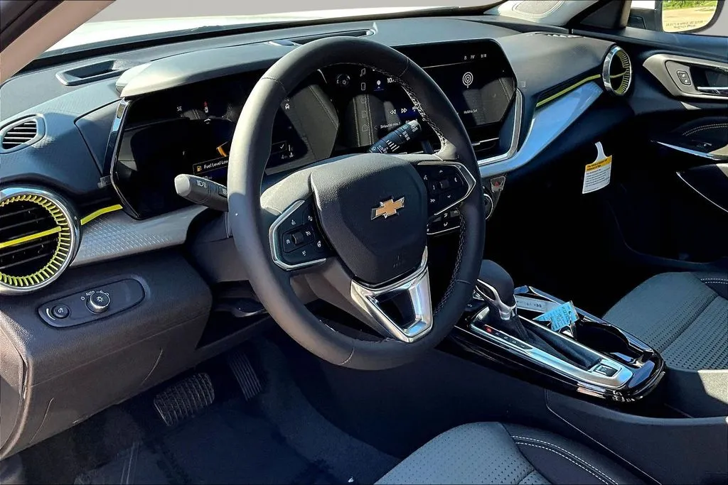 2026 Chevrolet Trax LT - Photo 7