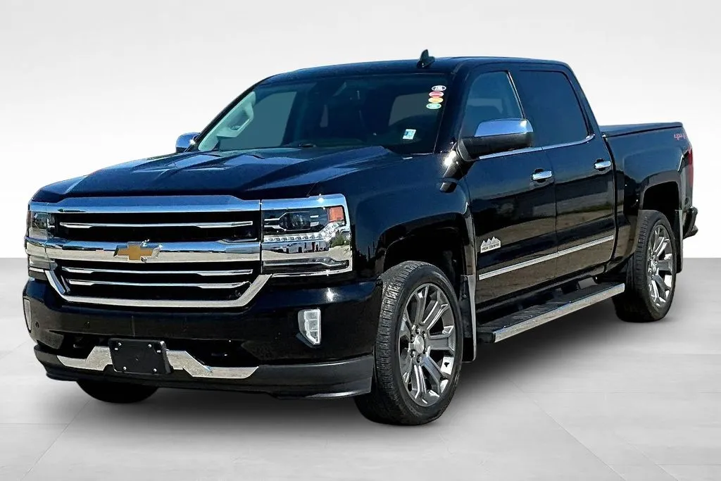Black 2018 Chevrolet Silverado 1500 High Country for sale in Marshalltown, IA