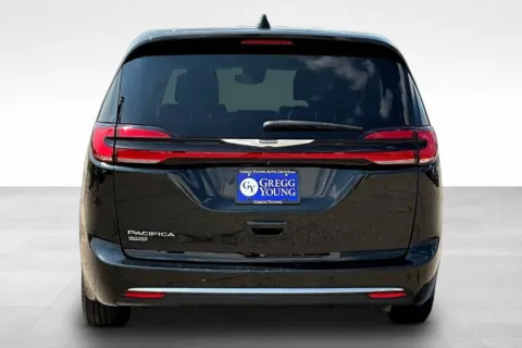 More photos of 2023 Chrysler Pacifica Touring L at Gregg Young Chevrolet Marshalltown, IA