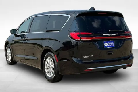 More photos of 2023 Chrysler Pacifica Touring L at Gregg Young Chevrolet Marshalltown, IA