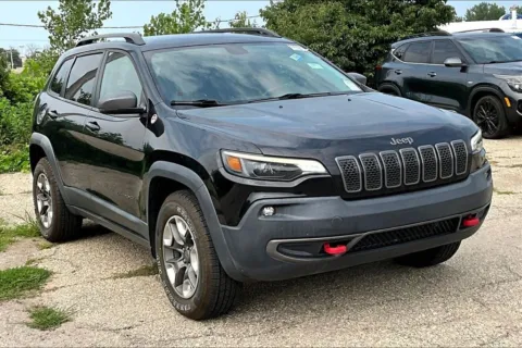Photos of 2019 Jeep Cherokee Trailhawk for sale in Marshalltown, IA at Gregg Young Chevrolet Marshalltown