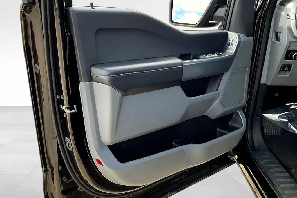 2023 Ford F-150 XLT - Photo 21