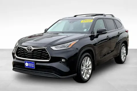 Black 2020 Toyota Highlander Limited for sale in Marshalltown, IA