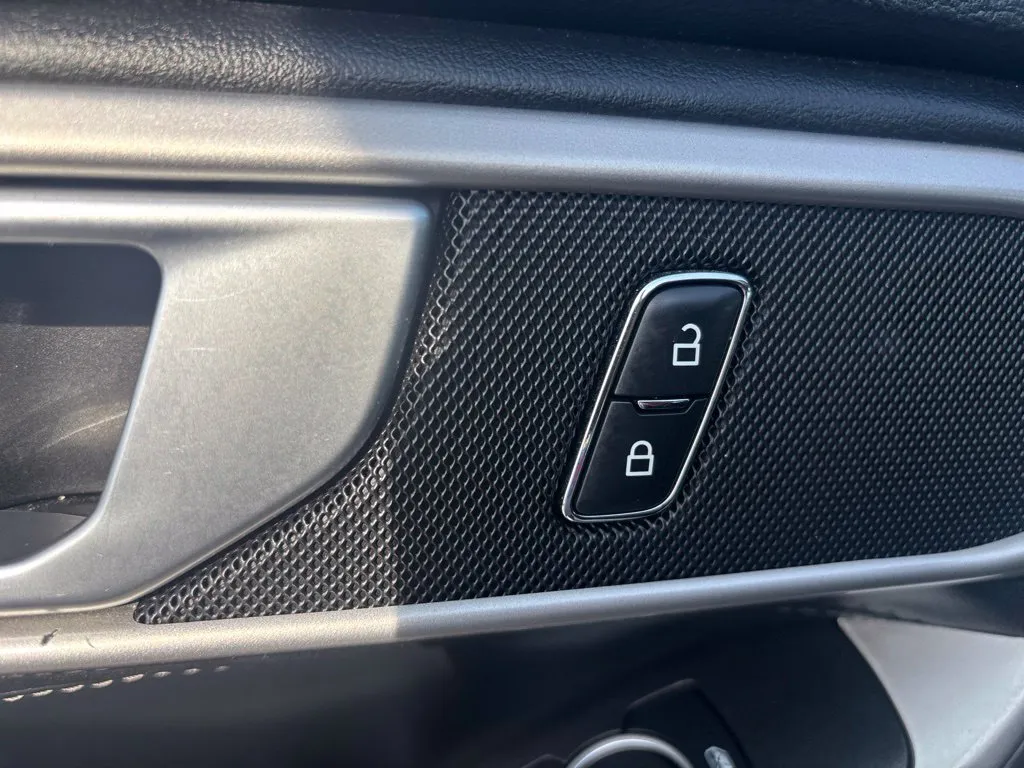 2023 Ford Explorer XLT - Photo 17