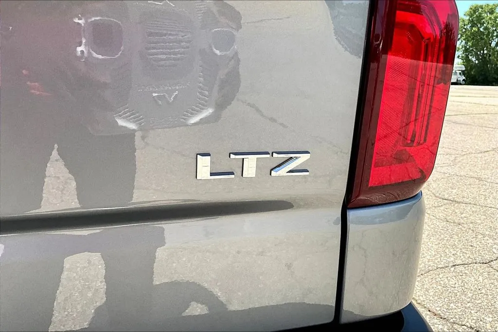 2026 Chevrolet Silverado 1500 LTZ - Photo 9
