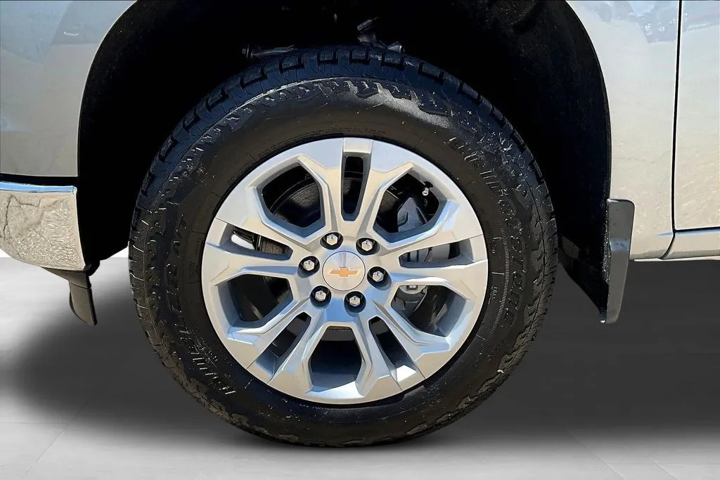 2026 Chevrolet Silverado 1500 LTZ - Photo 13
