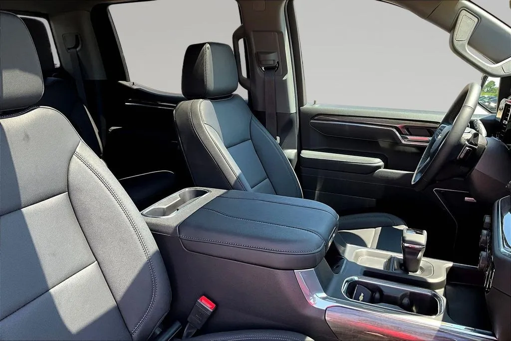 2026 Chevrolet Silverado 1500 LTZ - Photo 11