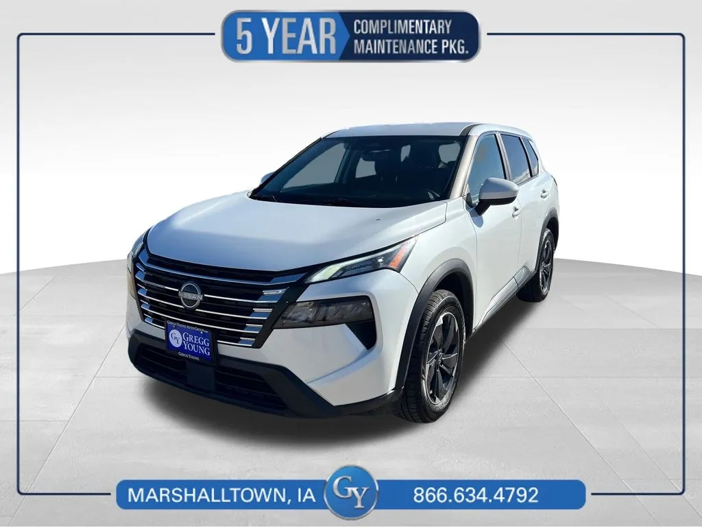 2024 Nissan Rogue SV's photo