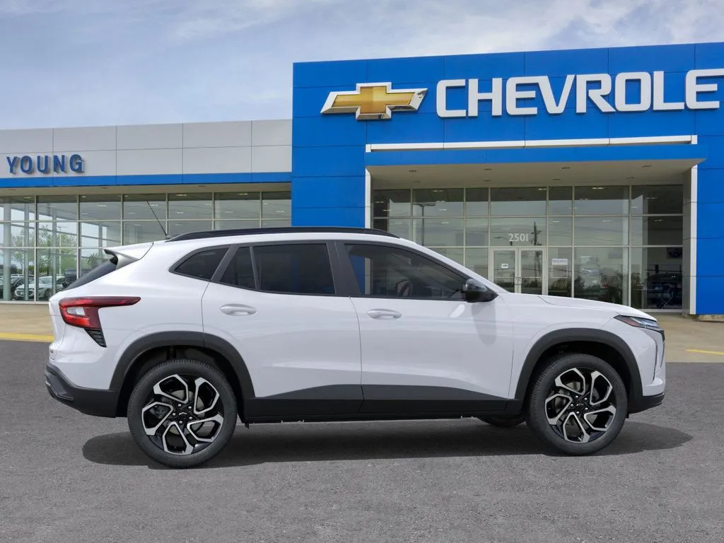 2025 Chevrolet Trax photo 3