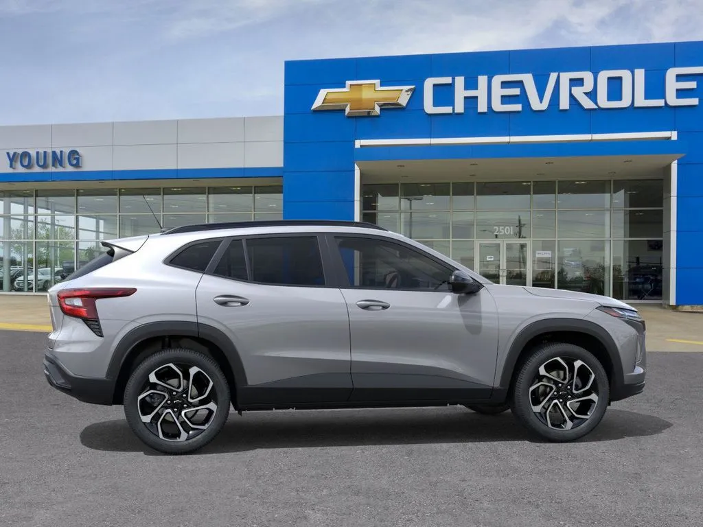 2025 Chevrolet Trax photo 3