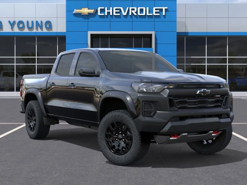 2026 Chevrolet Colorado Trail Boss photo 2