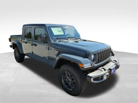 More photos of 2025 Jeep Gladiator Sport S at Gregg Young of Plattsmouth, NE