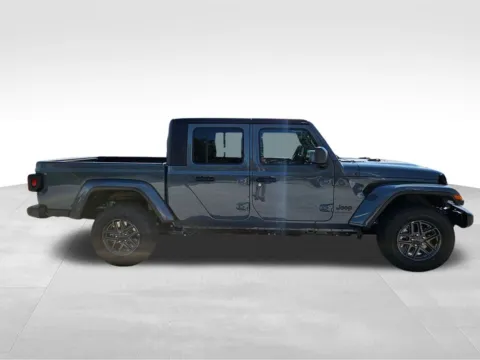 More photos of 2025 Jeep Gladiator Sport S at Gregg Young of Plattsmouth, NE