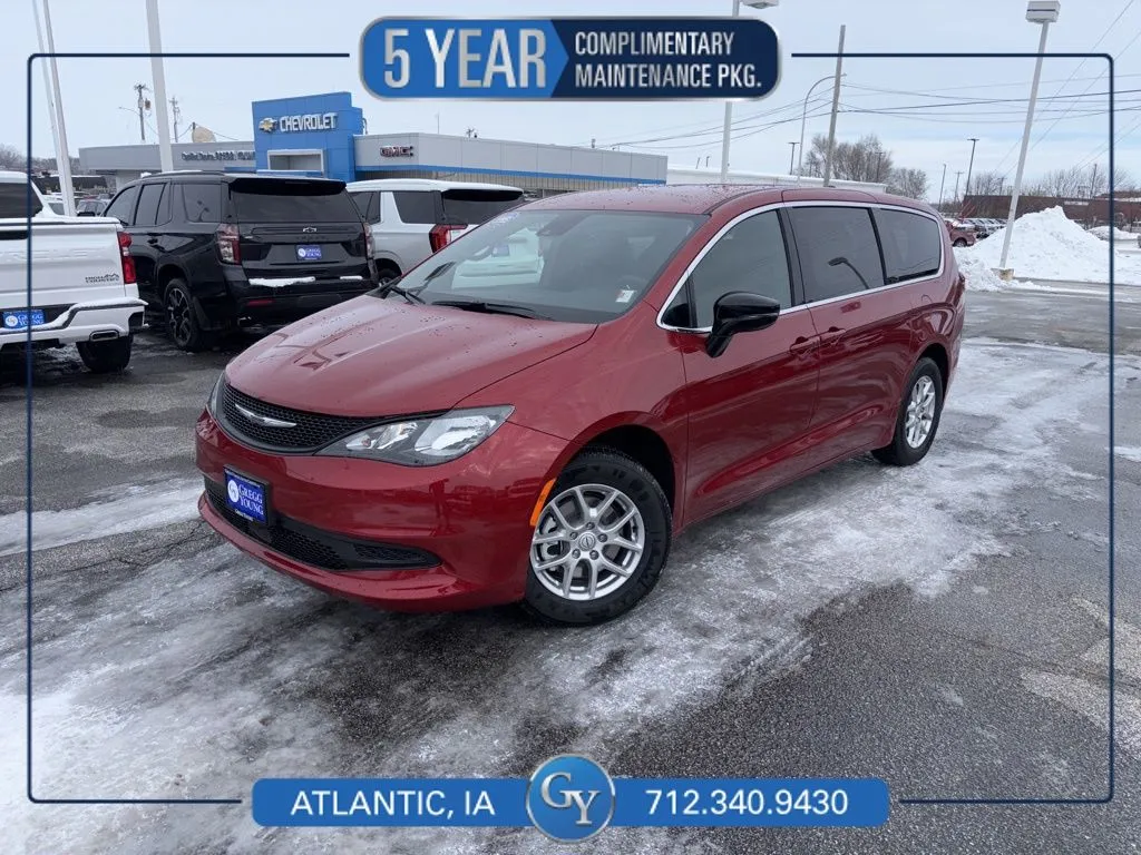 2026 Chrysler Voyager LX's photo