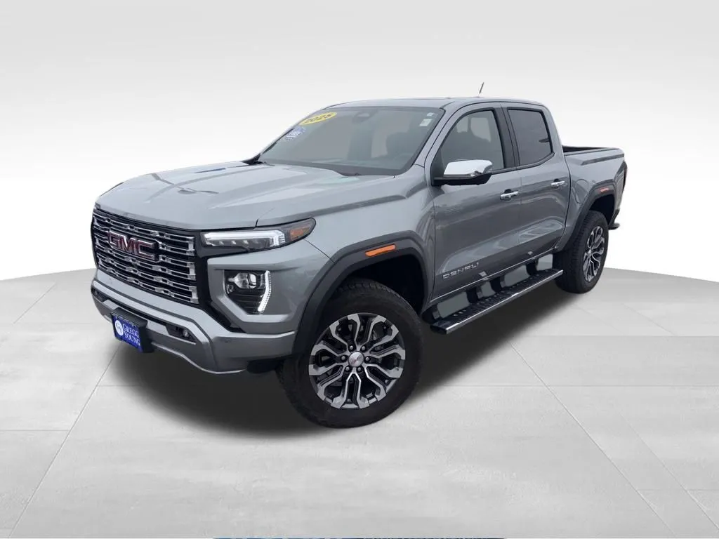 2025 GMC Canyon Denali's photo