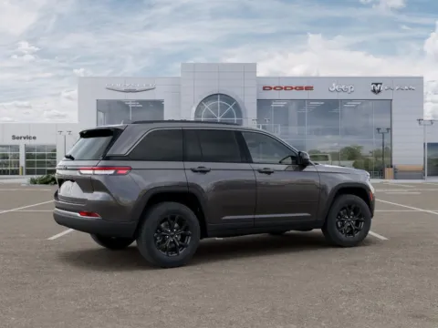 More photos of 2026 Jeep Grand Cherokee Altitude at Gregg Young Chrysler Dodge Jeep Ram of Atlantic, IA