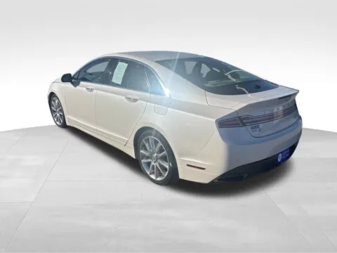 More photos of 2014 Lincoln MKZ at Gregg Young of Atlantic, IA