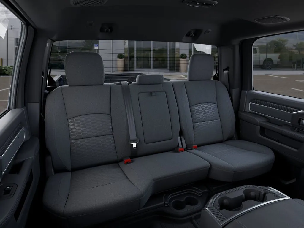 2026 RAM 3500 Big Horn - Photo 15