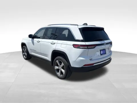 More photos of 2023 Jeep Grand Cherokee Limited at Gregg Young Chrysler Dodge Jeep Ram of Atlantic, IA