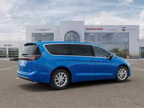 More photos of 2027 Chrysler Pacifica Select at Gregg Young Chrysler Dodge Jeep Ram of Atlantic, IA