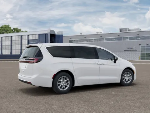 More photos of 2027 Chrysler Pacifica Select at Gregg Young Chrysler Dodge Jeep Ram of Atlantic, IA