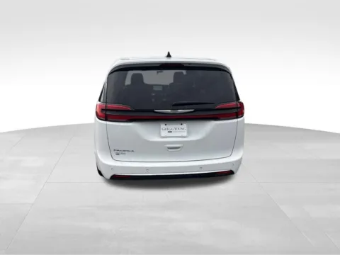 More photos of 2023 Chrysler Pacifica Touring L at Gregg Young Chrysler Dodge Jeep Ram of Atlantic, IA
