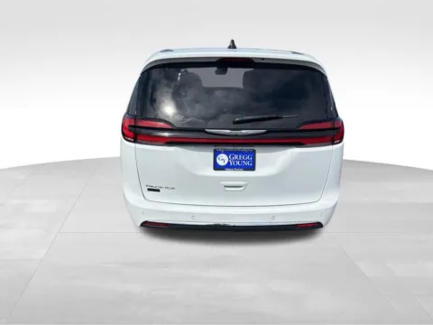 More photos of 2023 Chrysler Pacifica Touring L at Gregg Young Chrysler Dodge Jeep Ram of Atlantic, IA