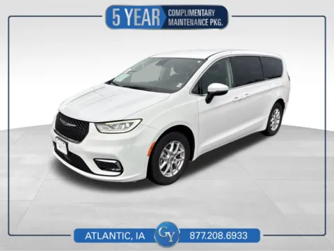 White 2023 Chrysler Pacifica Touring L for sale in Atlantic, IA