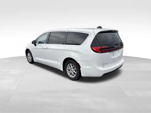More photos of 2023 Chrysler Pacifica Touring L at Gregg Young Chrysler Dodge Jeep Ram of Atlantic, IA