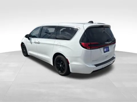 More photos of 2023 Chrysler Pacifica Touring L at Gregg Young Chrysler Dodge Jeep Ram of Atlantic, IA