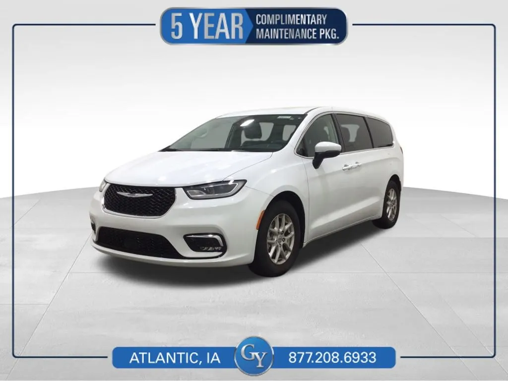 White 2023 Chrysler Pacifica Touring L for sale in Atlantic, IA