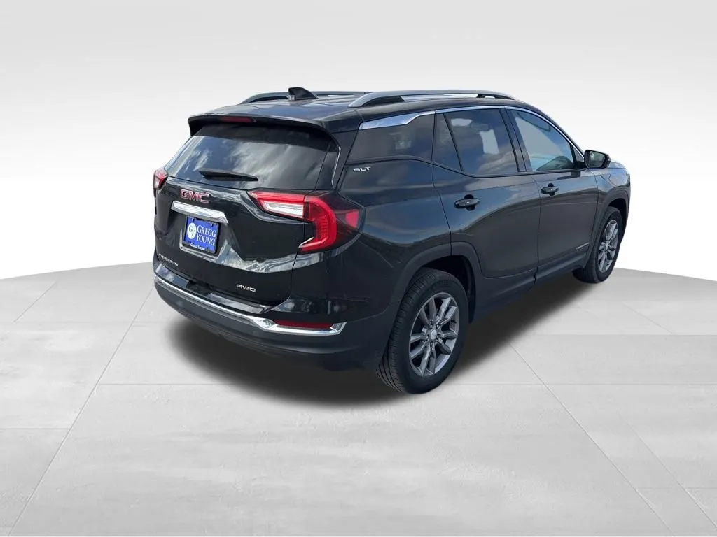 2024 Gmc Terrain SLT photo 3