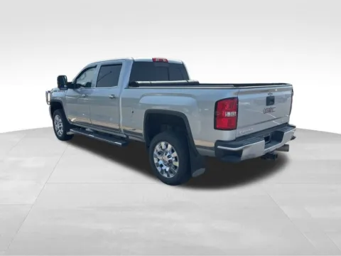 More photos of 2019 GMC Sierra 2500HD Denali at Gregg Young of Atlantic, IA