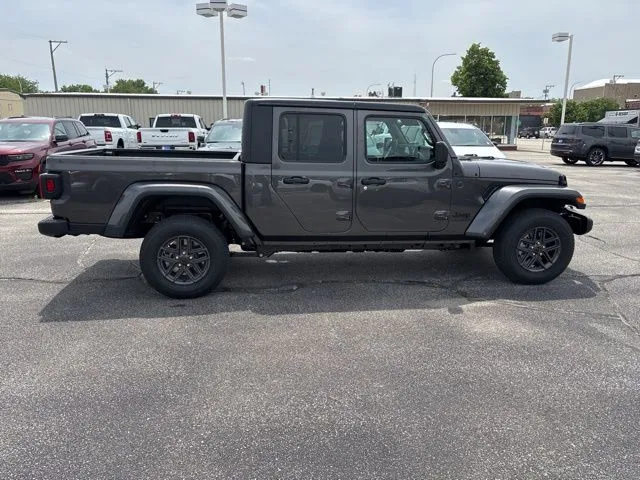 2025 Jeep Gladiator Sport S photo 3