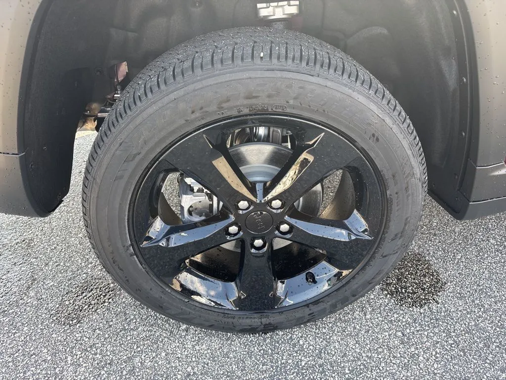 2025 Jeep Grand Cherokee Summit Reserve photo 4