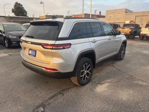 More photos of 2025 Jeep Grand Cherokee Limited at Gregg Young of Atlantic, IA