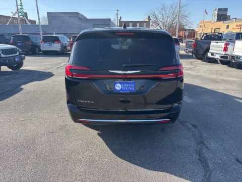 More photos of 2026 Chrysler Pacifica Select at Gregg Young of Atlantic, IA