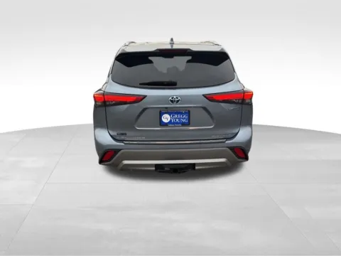 More photos of 2022 Toyota Highlander Hybrid Platinum at Gregg Young of Atlantic, IA