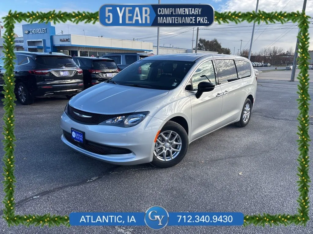 2026 Chrysler Voyager LX's photo