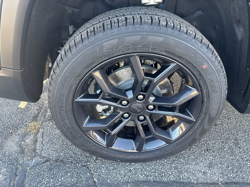 2025 Jeep Grand Cherokee Limited photo 4