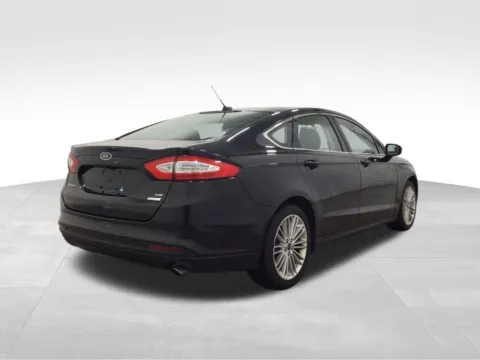 More photos of 2016 Ford Fusion SE at Gregg Young Hortonville Ford, WI