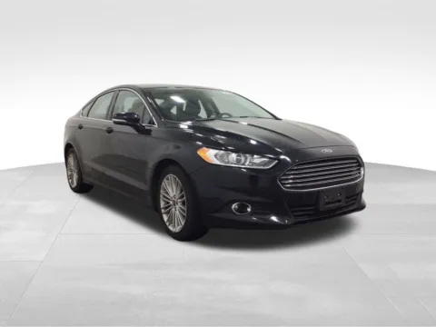 More photos of 2016 Ford Fusion SE at Gregg Young Hortonville Ford, WI