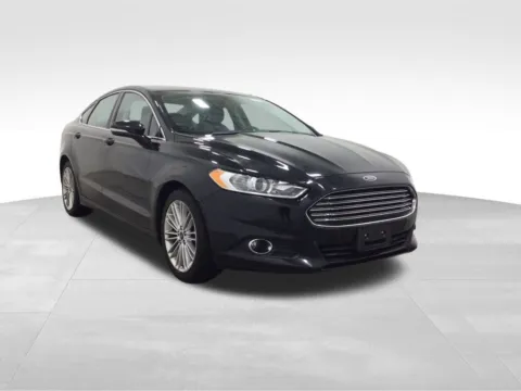 More photos of 2016 Ford Fusion SE at Gregg Young Hortonville Ford, WI