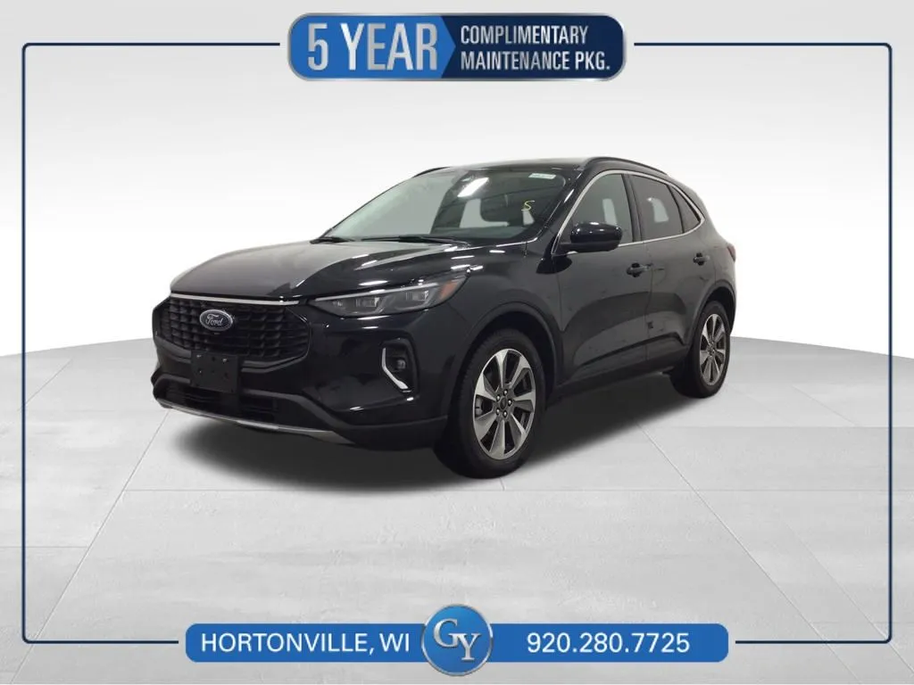 2023 Ford Escape Platinum's photo