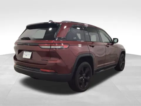 More photos of 2024 Jeep Grand Cherokee Limited at Gregg Young Hortonville Ford, WI