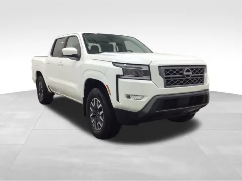 More photos of 2024 Nissan Frontier SL at Gregg Young Hortonville Ford, WI