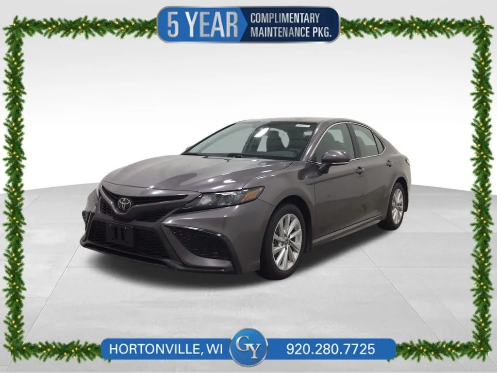 2024 Toyota Camry SE's photo